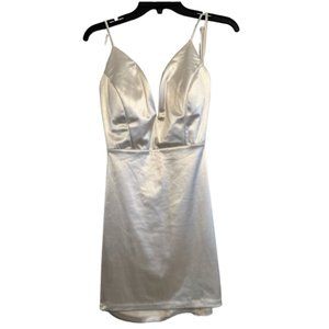 🌟 Windsor White Mini Dress - NWT 🌟